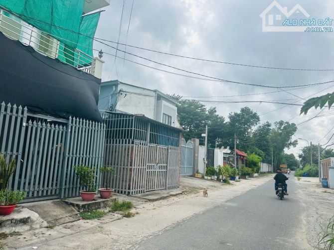 Cần bán dãy trọ lô 4 Tân Lập mặt tiền đường số 21 1/ QL22 xã Tân Thông Hội 12phòng 230m2 - 1