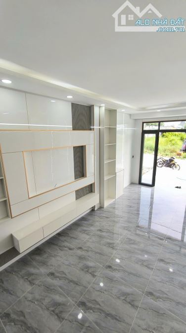 Nhà 3 Tầng Ngay Trung Tâm Cần bán Gấp Giá rẻ - 1