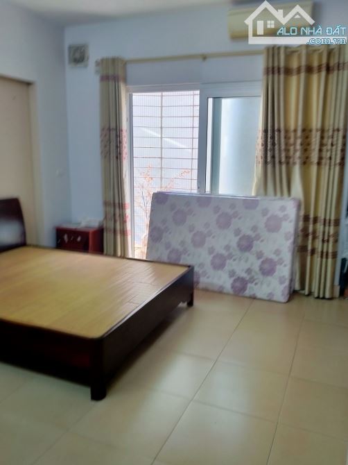 CHO THUÊ NHÀ  NGÕ 4B PHỐ YÊN LẠC DT 45MX4 TẦNG, 5PN,3WC, NGÕ Ô TÔ THÔNG - 1