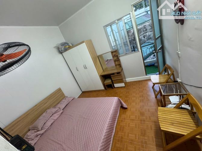 Bán căn hộ tầng 2 và 3 nhà tập thể Mai Động, 42/180m2, sổ chính chủ. - 1