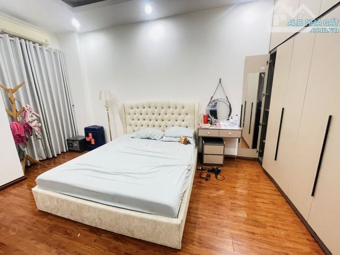 BÁN NHÀ HOÀNG NGÂN CẦU GIẤY 45m 5T Mt 4m GIÁ 10.6 TỶ NGÕ THÔNG KINH DOANH. - 1
