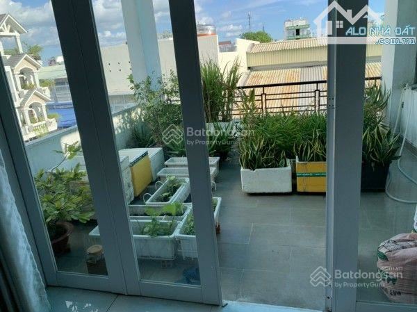 Bán nhà Bình Thạnh ngay ngã 5 Bình Hòa HXH 6m thông Phan Văn Trị, 4 tầng (4x18m) HDT 300tr - 1
