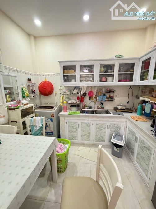 Khu đệ nhất Tân Bình, hẻm 6m thông,nhà 4 tầng đường Lam Sơn, P.2,8,3 tỷ - 1