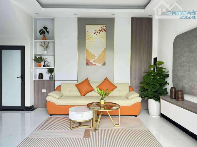 BÁN NHÀ VIEW MẶT ĐƯỜNG PHÚC LỢI – 38m² – 5 TẦNG – 3 NGỦ - NHÚ 5 TỶ - Ô TÔ ĐỖ NGÀY ĐÊM - 1
