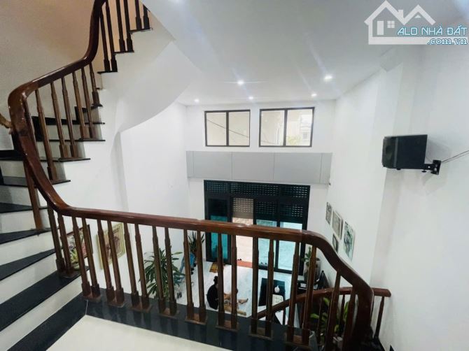 BÁN NHÀ QUỲNH ĐÔ 50M2- NHỈNH 6TỶ – Ô TÔ ĐỖ CỬA – 5 TẦNG  – TRUNG TÂM VĨNH QUỲNH. - 1