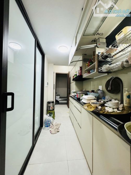 Bán nhà phố Giáp Nhất | 38m², 6 tầng, thang máy, ô tô đỗ cửa, giá 13.2 tỷ - 1