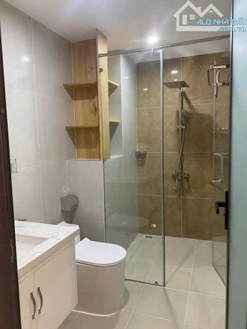 Bán nhà 1 hầm 1 lửng 2 lầu 1 tum. Khu đô thị Chí Linh, phường 10 - 1
