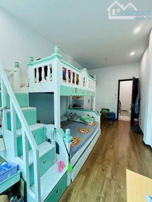 Bán nhà Trần Cung, 6 tầng thang máy, MT 4,5m, sát ô tô, hiếm trong tầm giá - 1