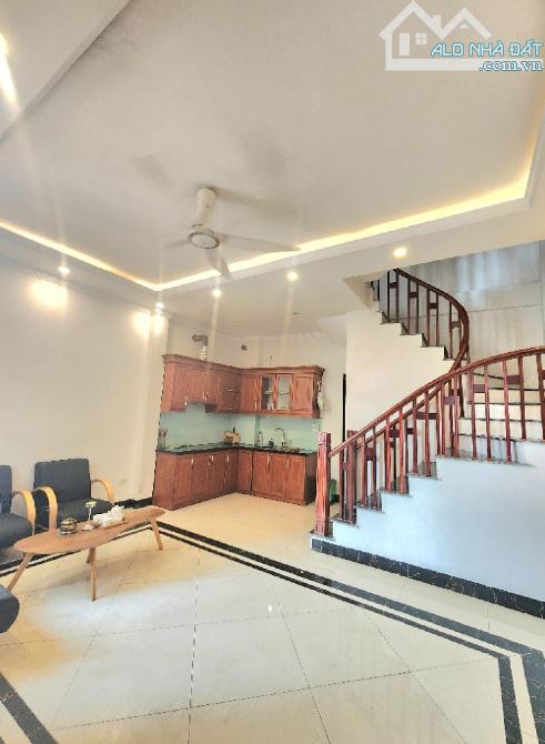 Nhà 5 tầng Thạch Bàn Long Biên Hn - 1