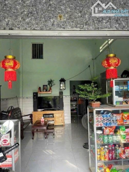 ❌ Bán gấp căn nhà đang kinh doanh tạp hoá ở Bà Điểm Hóc Môn. 87m2 chỉ 895tr. Sổ sẵn - 1