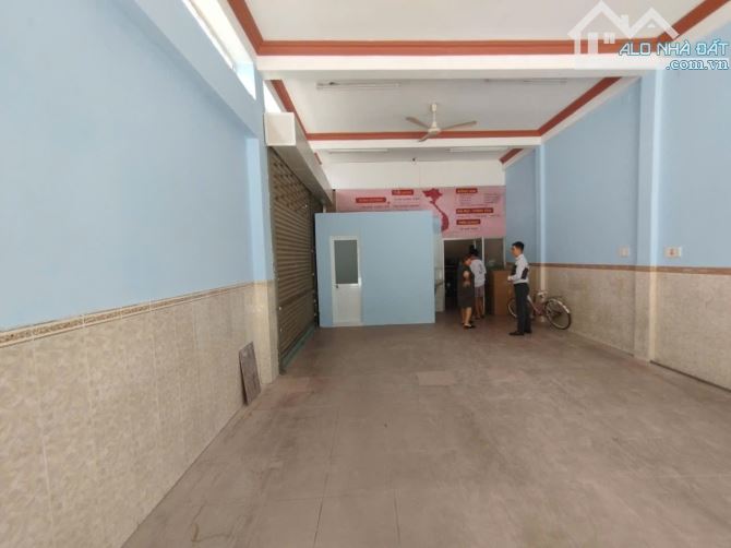 Cho thuê mặt bằng đường Cách mạng tháng Tám, diện tích 6 x 13 - 1