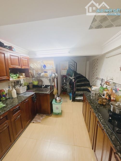 Nhà Nguyễn Đình Chiểu, Q. 3, hẻm 6m , dt: 41m2 nở hậu,  6 tầng, giá  8.x TỶ - 1