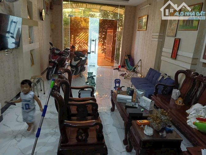 Nhà đường Tú Xương 2 Lầu 6,5 tỷ kdc hồng phát Ninh Kiều TP Cần Thơ - 1