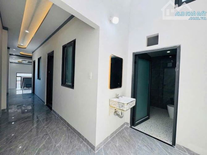 NHÀ 1 TRỆT 1 LẦU NGAY KHU DÂN CƯ TÂN TRIỀU CÁCH CÂY XĂNG BÌNH HÒA CHỈ 5P - 1