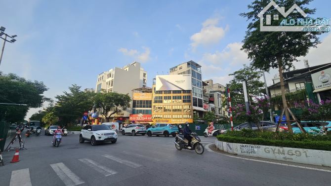 Mặt ngõ kinh doanh 612 Lạc Long Quân ( to như phố) - Sổ 30.2m2 - Mặt tiền  6m - Vỉa hè 3m - 1