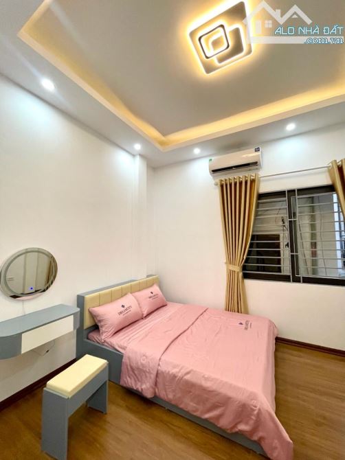 NHỈNH 3 TỶ CÓ NHÀ PHỐ HỒNG MAI MỚI ĐẸP 20Mx4T FUILL NỘI THẤT, GẦN Ô TÔ - 1