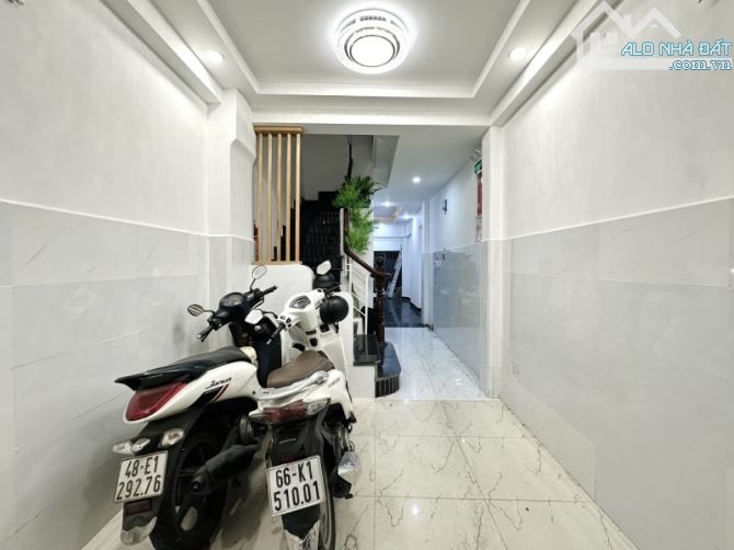 BÁN CHDV 6 TẦNG, TRẦN QUAN KHẢI, QUẬN 1 - 8 PN/ 10 WC -  39M2 - 35Tr/Tháng - 10.39 TỶ - 1