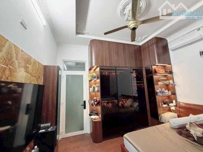 Bán nhà 3 tầng mặt tiền Ngô Trọng Thiên. 50m2 ngang 4m giá 5,5tỷ. Để lại nội thất - 1