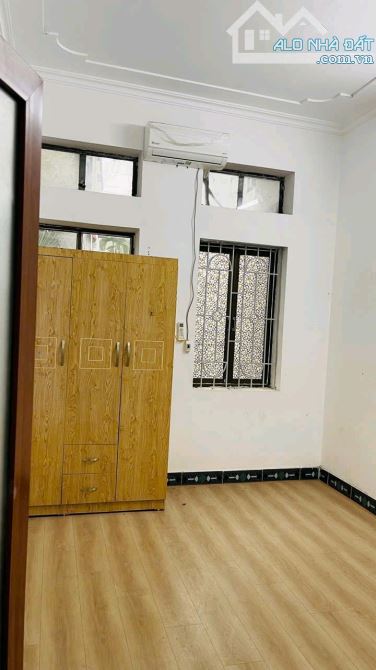 Cho thuê nhà nguyên căn phố Trạm 7tr gần cầu Vĩnh Tuy - 1