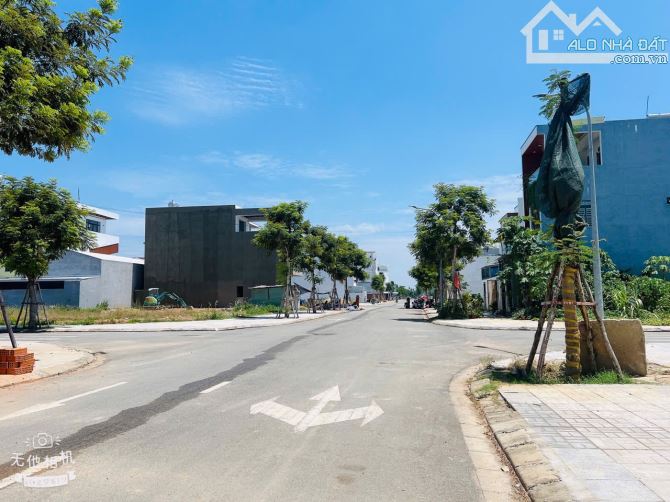 Bán Gấp Lô Đất Cách Chợ Hoà Long 1km , dân cư đông đúc.DT 126m giá 1tỷ170 , sổ Hồng riêng - 1
