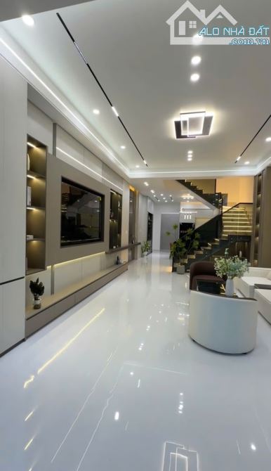 Bán nhà 1 trệt 2 lầu giá 2 tỷ 950 triệu UBND Phường Tương Bình Hiệp, Tp. Thủ Dầu Một, Bình - 1