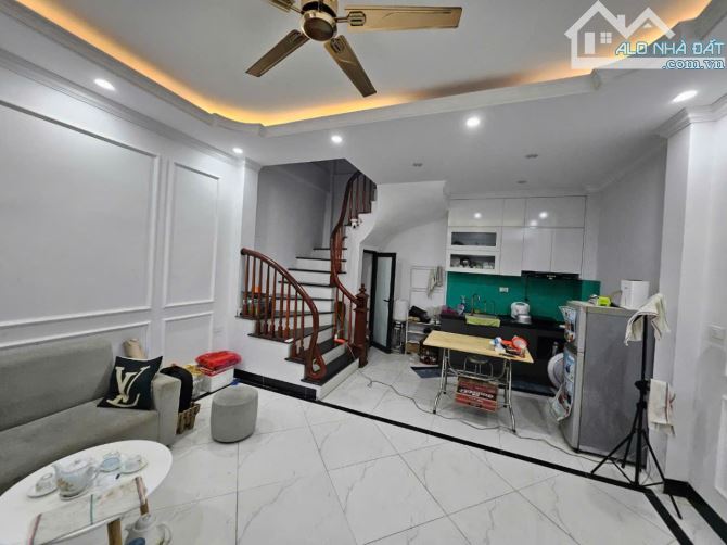Gia chủ làm ăn được kỉ niệm cho a/c căn nhà 5 tầng tại Đại Tự với giá chỉ 4,6 tỷ - 1