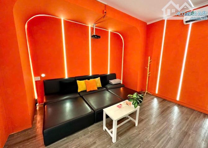 🚨 XUẤT CẢNH - BÁN GẤP TRONG TUẦN - NGUYỄN GIA TRÍ (D2) - 300m² - 2 TẦNG 🚨 - 1