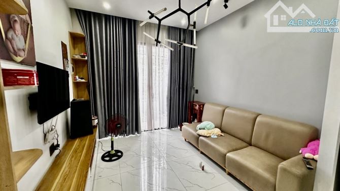 CẤP BÁO! BÁN NHÀ 2 TẦNG PHỐ NGUYỄN NHÀN, CẨM LỆ - NHÀ MỚI ĐẸP, Ô TÔ TẬN NƠI – NHỈNH 3 TỶ - 1