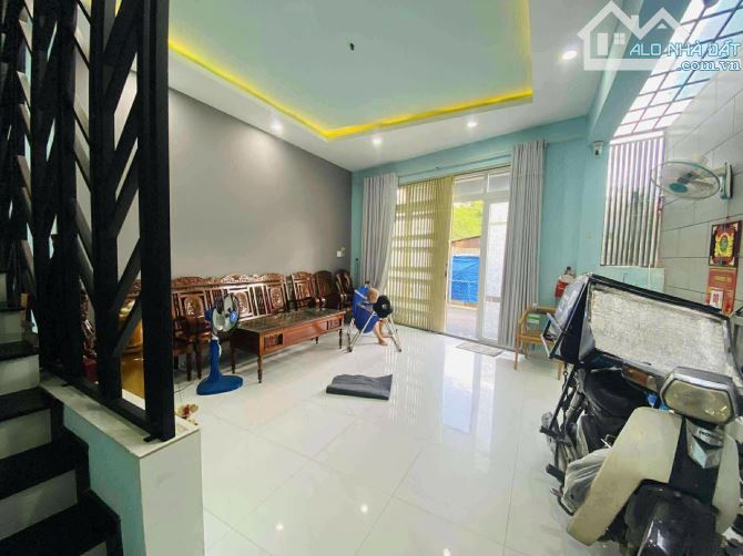 🎇Nhà 3 tầng BTCT 63M2(4.7X13) - HXH 7 chỗ- 7.5Tỷ TL - Hàng hiếm Q2 - Giá tốt khu vực- Khu - 1