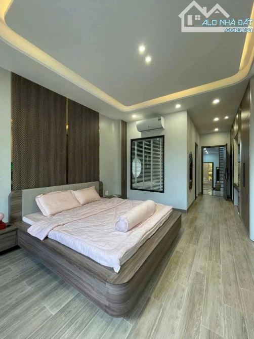 Với 2 tỷ 150 sở hữu ngày căn nhà 49m² đường Nguyễn Biểu, P2, Q5. Xây 3 tầng - 1