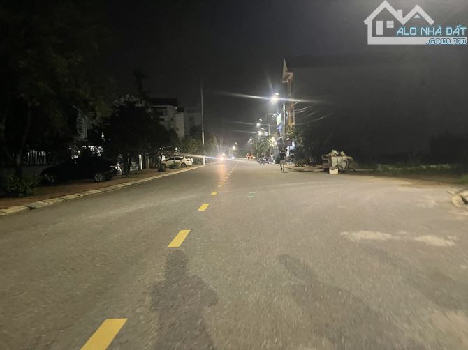 Bán đất tổ 8 Quang minh dt 100 m tiện ích quanh khu vực - 1
