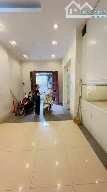 BÁN NHÀ NGÕ 127 HÀO NAM – GẦN PHỐ – DT 65M², 5 TẦNG, MT 6.8M – GIÁ 12.7 TỶ - 1