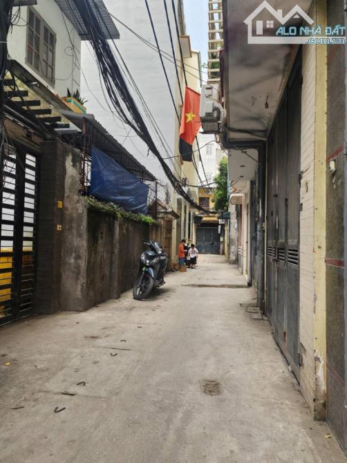 Bán nhà Quan Nhân, Thanh Xuân, ngõ ô tô, trước nhà ba gác tránh, 40m2, 8.7tỷ(CTL) - 1