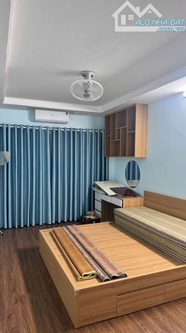 BÁN GẤP CĂN Ô TÔ ĐỖ CỔNG, MỘT NHÀ RA phố Ngô Thì Nhậm, Hà Đông, 43m nhỉnh 8 tỷ, CÓ TL - 1