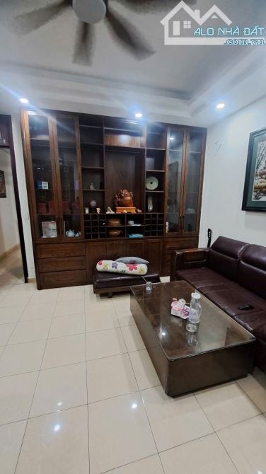 Bán gấp! Nguyễn Khuyến, Văn Quán DT 70m2, 5 tầng, MT 4.6m, ô tô tránh, vỉa hè, nhỉnh 18 tỷ - 1