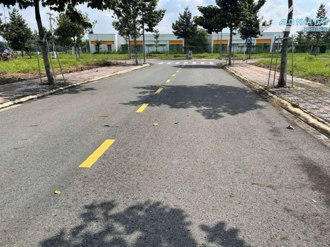 BÁN NHANH 10NỀN DA TRUNG QUÂN, Lai Uyên Giá Chỉ 1tỷ690/80m2. Sổ Đẹp - 1