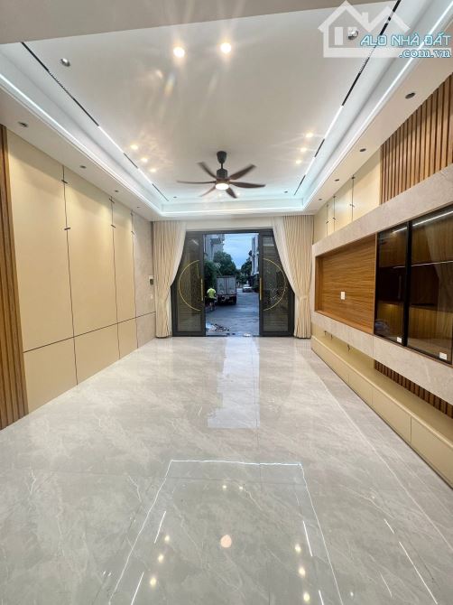 Bán nhà mặt đường Khu Đô Thị Hoà Vượng - 1