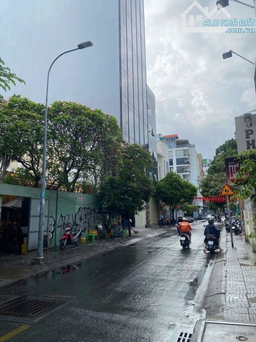 HOT 330 tỷ! Bán GẤP MT Đ. Hồ Hảo Hớn Q1 – 12.5x65m CN: 703m2.. - 1
