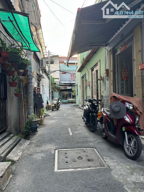 3,85 tủ, bán nhà Bình Tân, Lê Văn Quới, 32m2- 2 tầng- 2 Pn, sổ riêng - 1