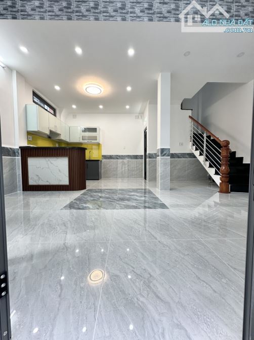 Bán nhà căn góc Trần Quang Diệu Q.3, 5 tầng, mặt tiền rộng mênh mông, chỉ 8.x tỷ - 1