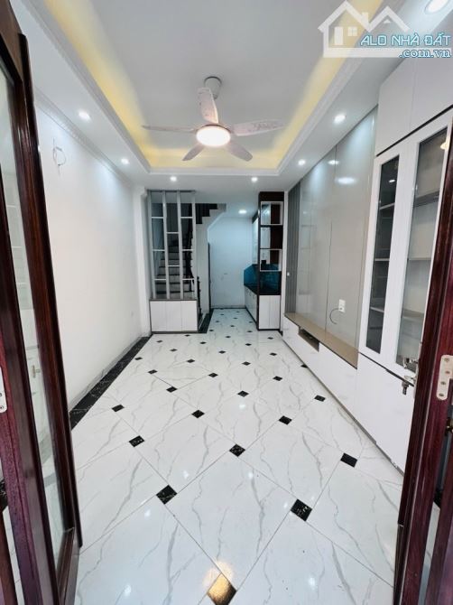 🏡 NHÀ MỚI ĐẠI CÁT – 38M², 5 TẦNG, MT 3.5M – GIÁ HƠN 5 TỶ 🚗 Ô TÔ ĐỖ CỬA – CẠNH SÂN RỘNG – - 1