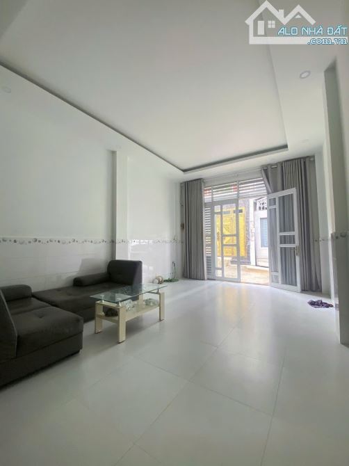 Chủ gấp bán - nhỉnh 5 Tỷ - 3 Tầng 3 Pn -_HXH thông - 1
