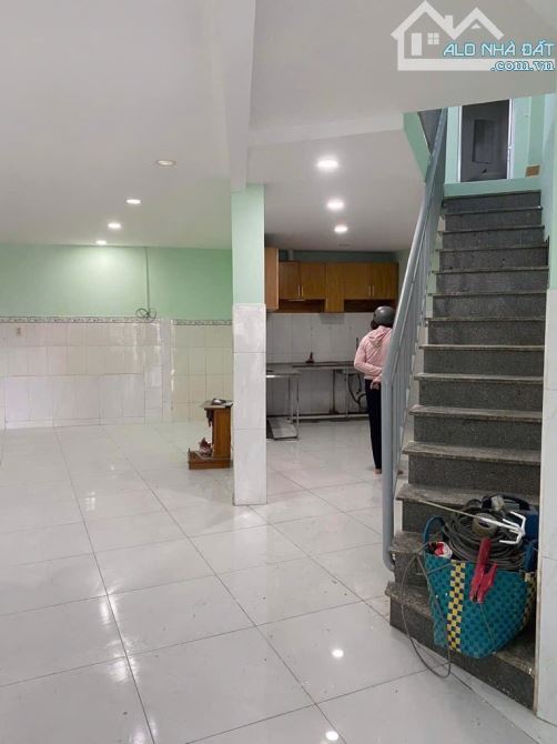 Chỉ 3,5 tỷ - Nhà 2 tầng - HXH thông, DT: 87,8m2 ngang 4.9m -P. Bình Trưng Đông - Q.2 - 1