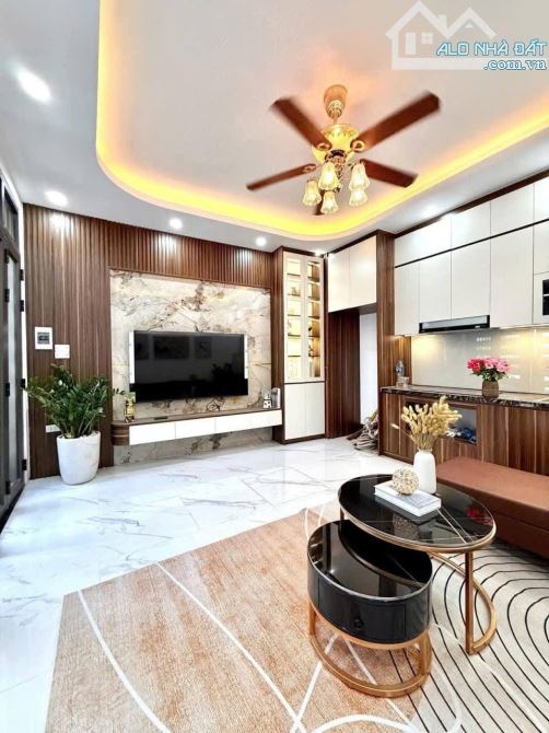 Bán nhà mới đẹp 40m2 x 4 tầng ô tô đỗ sát, ngay ngã 3 Đông Mỹ - Thanh Trì - 1