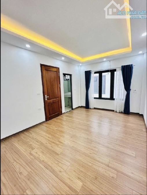 Nhà ngõ thông Cổ Nhuế, 34m², 5 tầng, Gần đường ô tô, Giá chỉ 7.3 Tỷ - 1