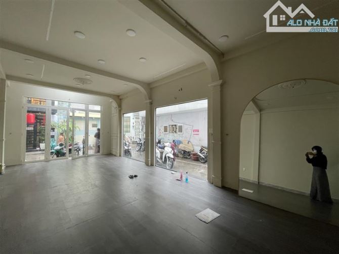 NGAY VÒNG XOAY ĐIỆN BIÊN PHỦ -LÊ HỒNG PHONG- P.1- Q.10- DT: 4.5*13M- GIÁ 15 TỶ 4 - 1