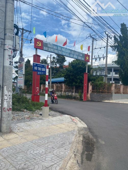 CHỦ NGỘP BÁN GẤP LÔ ĐẤT 200M2 FULL THỔ CƯ - GẦN CHỢ TÂN PHƯỚC KHÁNH -CHỈ HƠN 2 TỶ - 1