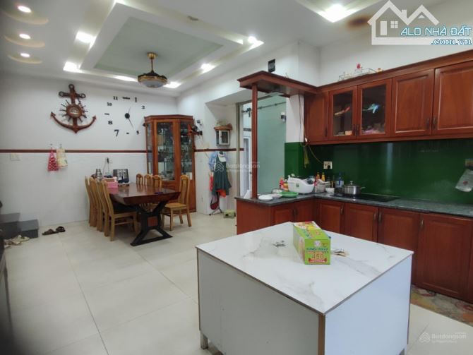 Căn góc 2 Mặt tiền, đường 8m, 3 tầng, 98m2, chợ Bình Trưng, Nguyễn Duy Trinh, 9.2 tỷ - 1