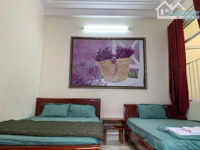 Bán khách sạn khu An Dương Vương, Quy Nhơn Cách biển 100m - 1