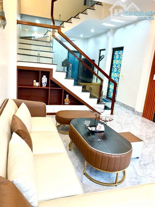 BÁN NHÀ 2 TẦNG DT 104M, 2 TẦNG 3 PHÒNG NGỦ 1,9 TỶ. - 1